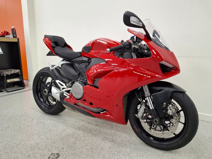 2024 DUCATI PANIGALE V2 Red