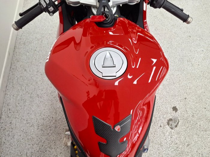 2024 DUCATI PANIGALE V2 Red