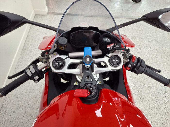 2024 DUCATI PANIGALE V2 Red