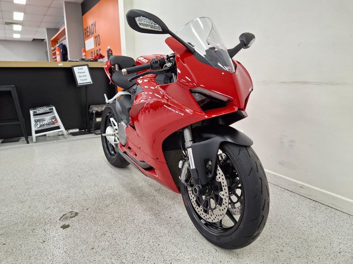 2024 DUCATI PANIGALE V2 Red