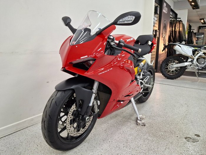 2024 DUCATI PANIGALE V2 Red
