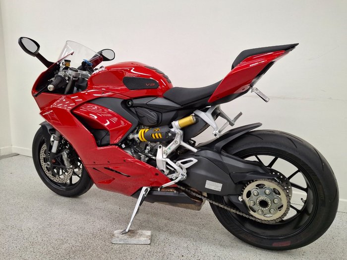 2024 DUCATI PANIGALE V2 Red