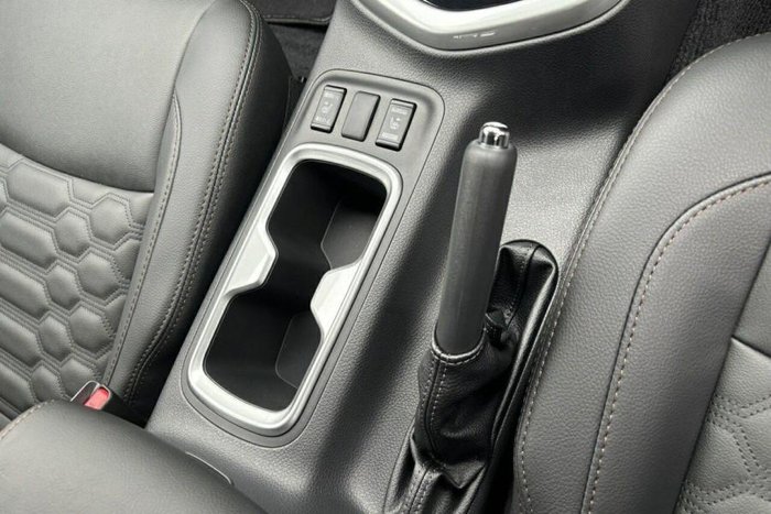 2025 Nissan Navara ST-X