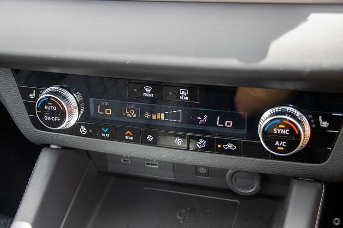 2024 Mitsubishi Outlander PHEV Exceed