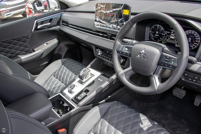 2025 Mitsubishi Outlander PHEV Exceed