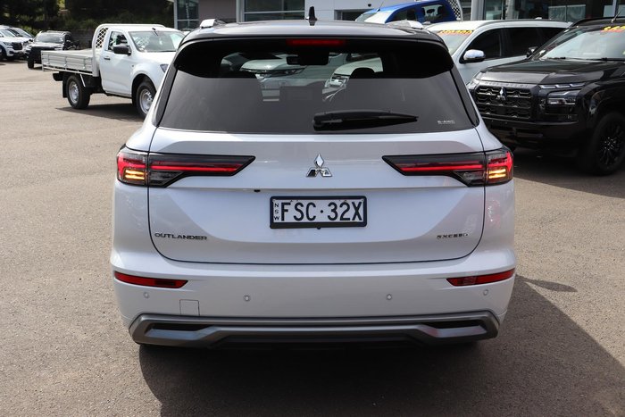 2025 Mitsubishi Outlander Exceed Tourer