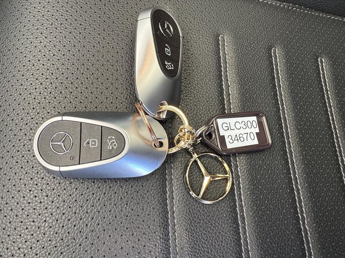 2023 Mercedes-Benz GLC-Class GLC300