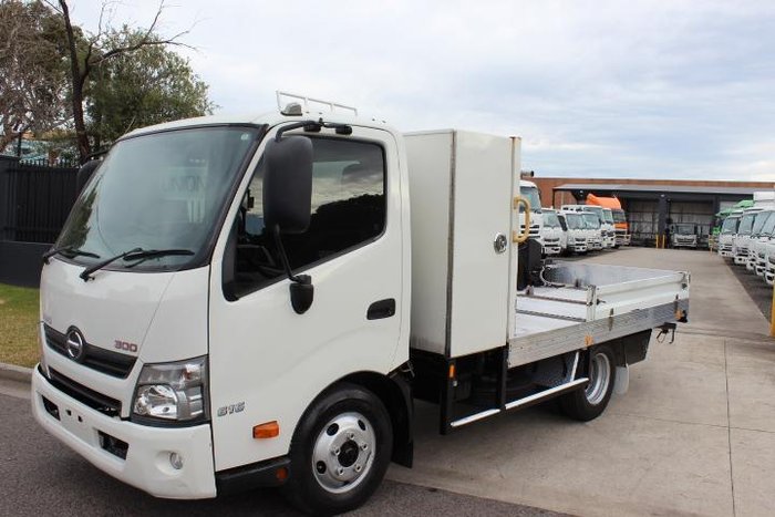 2018 Hino 300 616 300 /616 WHITE