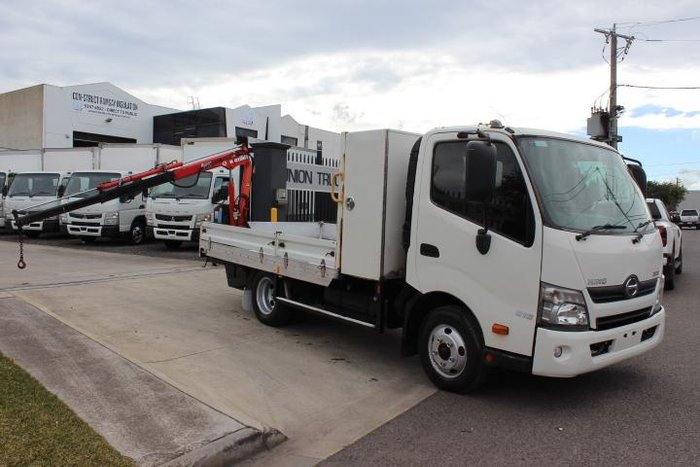 2018 Hino 300 616 WHITE