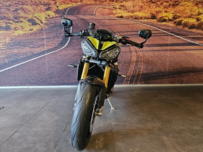 2025 Triumph Speed Triple RS 1200 Speed Triple Yellow