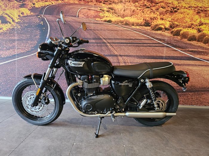 2025 Triumph Bonneville T100 (900cc) Bonneville Black