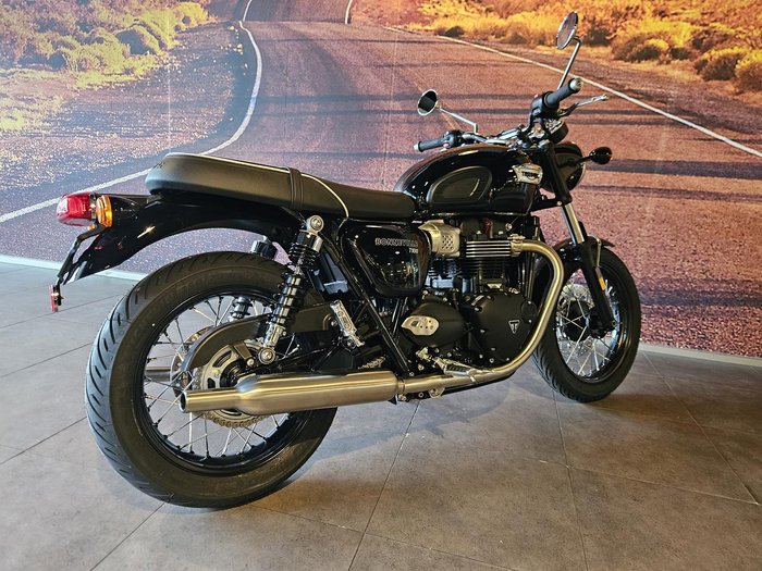 2025 Triumph Bonneville T100 (900cc) Bonneville Black