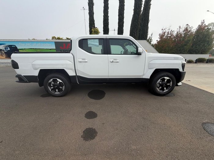 2025 Kia Tasman SX+