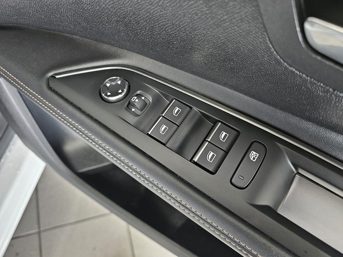 2022 Peugeot 5008 GT Sport P87 MY22 Pearl White