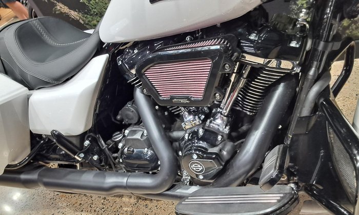 2025 Harley-Davidson Road Glide 117 (FLTRX) Touring White