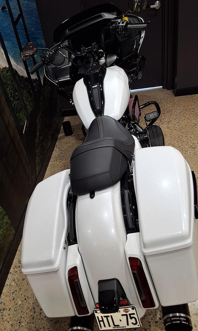 2025 Harley-Davidson Road Glide 117 (FLTRX) Touring White