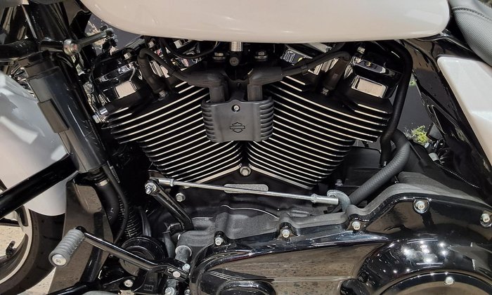 2025 Harley-Davidson Road Glide 117 (FLTRX) Touring White