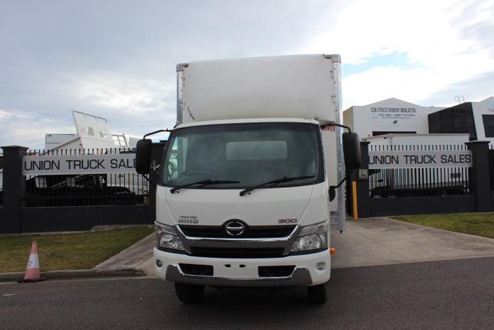 2016 Hino 921- 300 Series 921 AUTO LONG WHEEL BASE WHITE