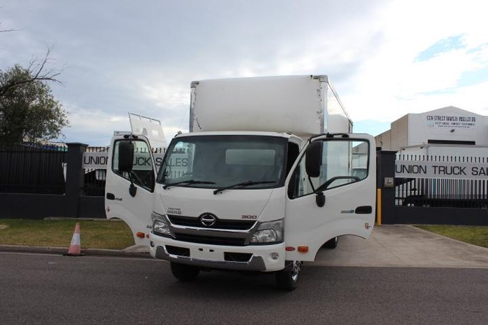 2016 Hino 921- 300 Series 921 AUTO LONG WHEEL BASE WHITE