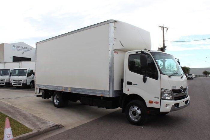 2016 Hino 921- 300 Series 921 AUTO LONG WHEEL BASE WHITE