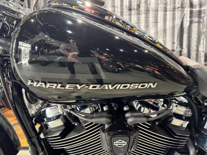 2025 Harley-davidson FXBR BREAKOUT (117) Vivid Black