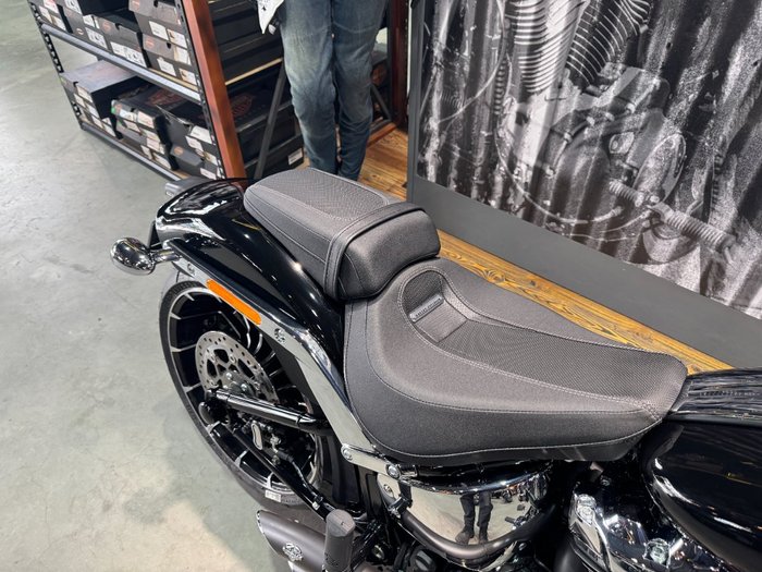 2025 Harley-davidson FXBR BREAKOUT (117) Vivid Black