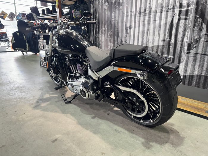 2025 Harley-davidson FXBR BREAKOUT (117) Vivid Black
