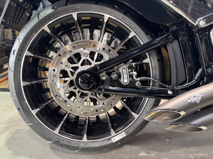 2025 Harley-davidson FXBR BREAKOUT (117) Vivid Black