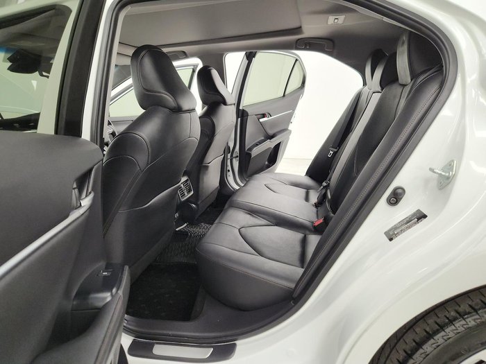 2020 Toyota Camry SL ASV70R Frosted White