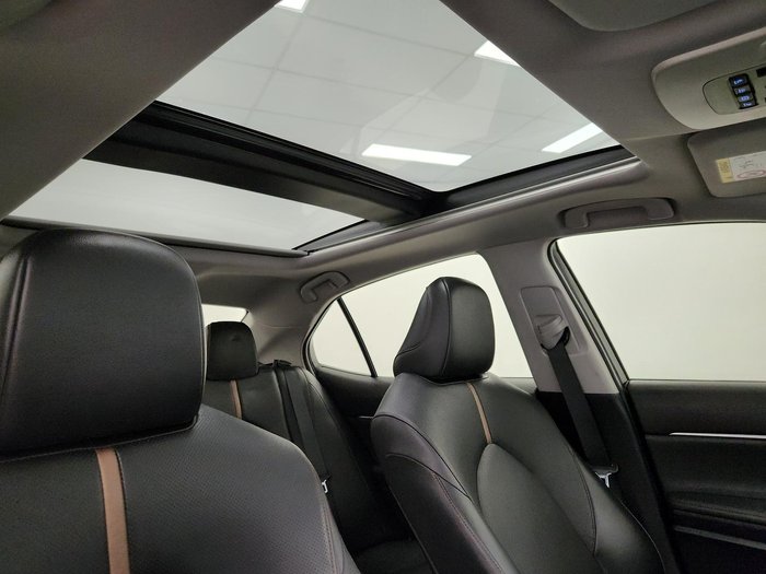 2020 Toyota Camry SL ASV70R Frosted White