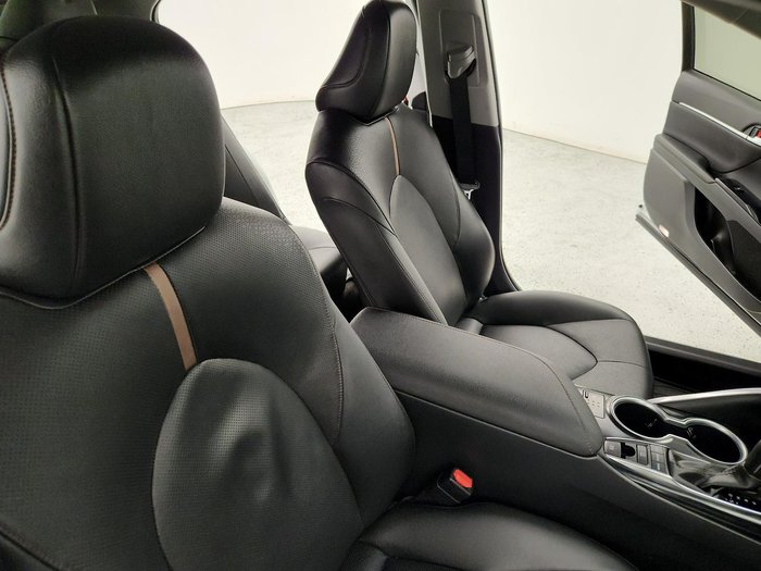2020 Toyota Camry SL ASV70R Frosted White
