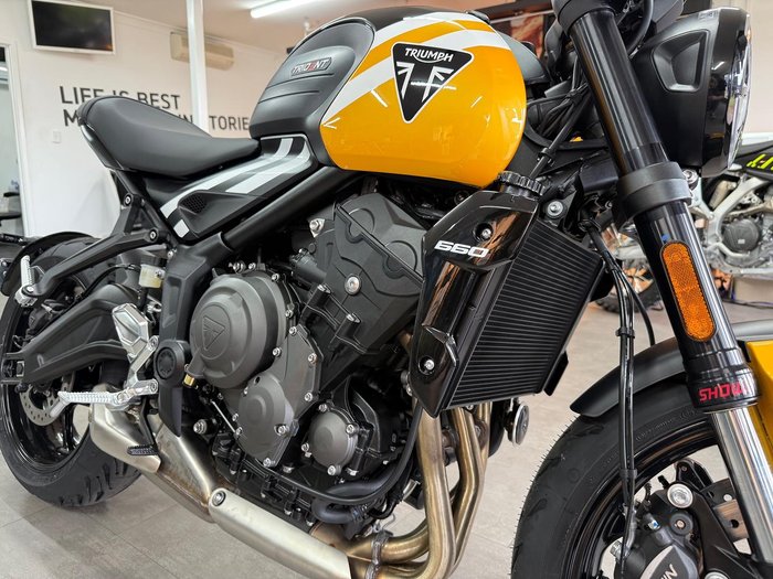 2025 Triumph Trident 660 Trident Yellow