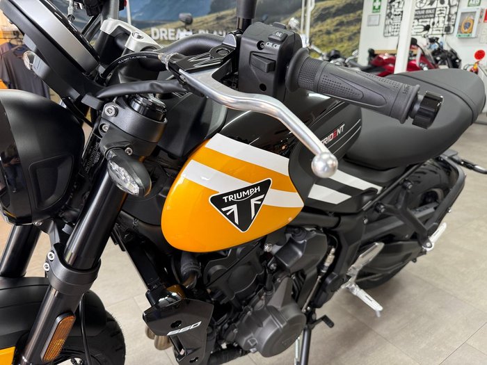 2025 Triumph Trident 660 Trident Yellow
