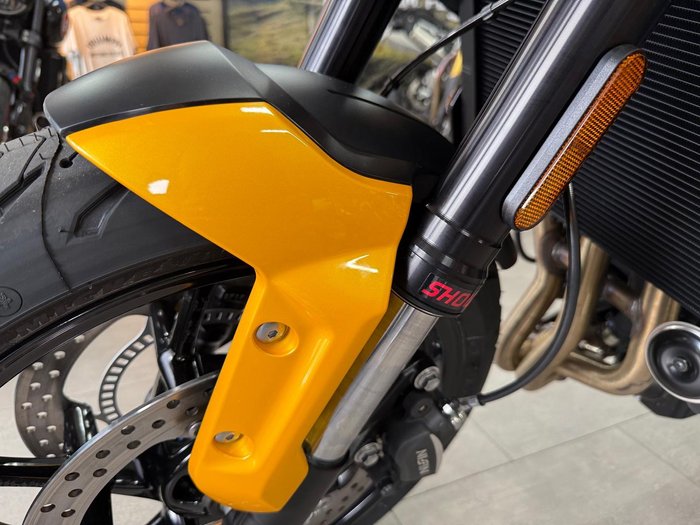 2025 Triumph Trident 660 Trident Yellow