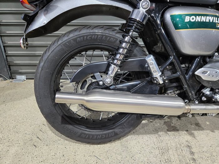 2022 Triumph BONNEVILLE T100 GOLDLINE SILVER