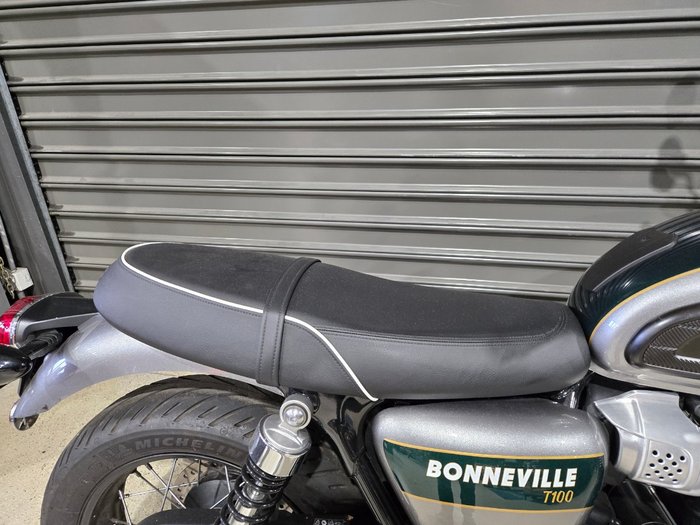 2022 Triumph BONNEVILLE T100 GOLDLINE SILVER