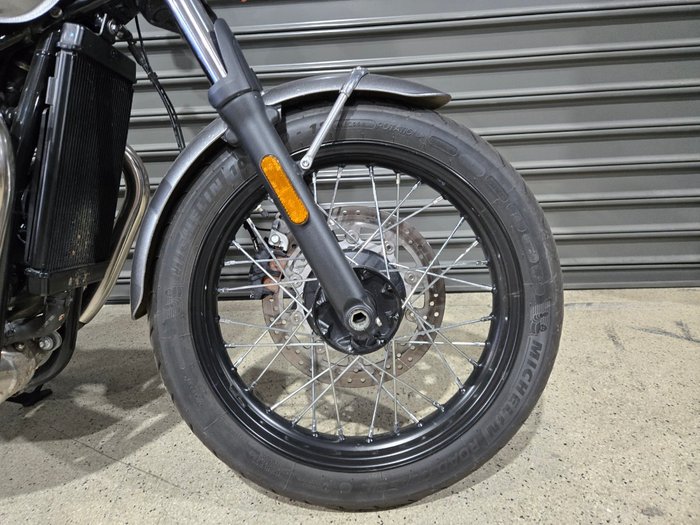2022 Triumph BONNEVILLE T100 GOLDLINE SILVER