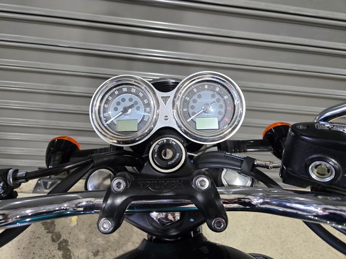 2022 Triumph BONNEVILLE T100 GOLDLINE SILVER