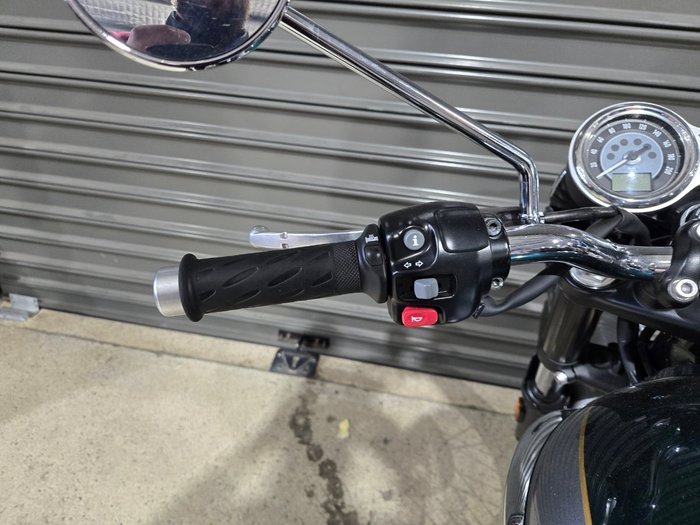 2022 Triumph BONNEVILLE T100 GOLDLINE SILVER