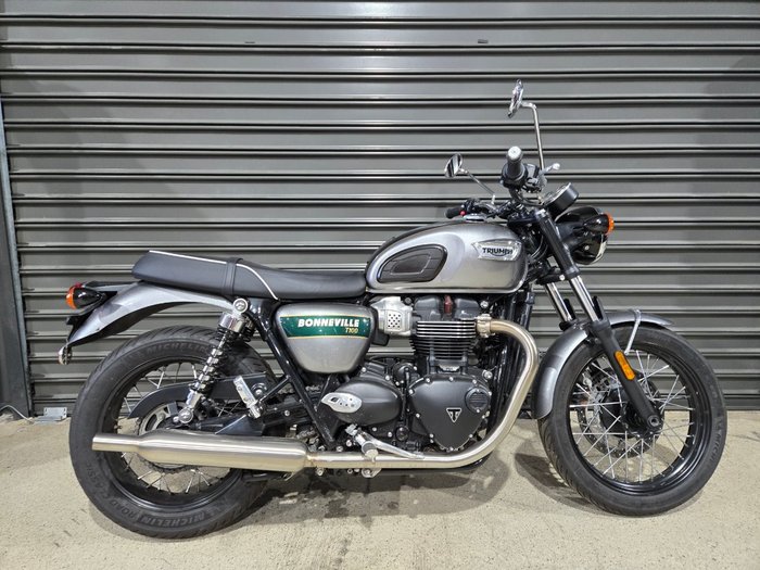 2022 Triumph BONNEVILLE T100 GOLDLINE SILVER