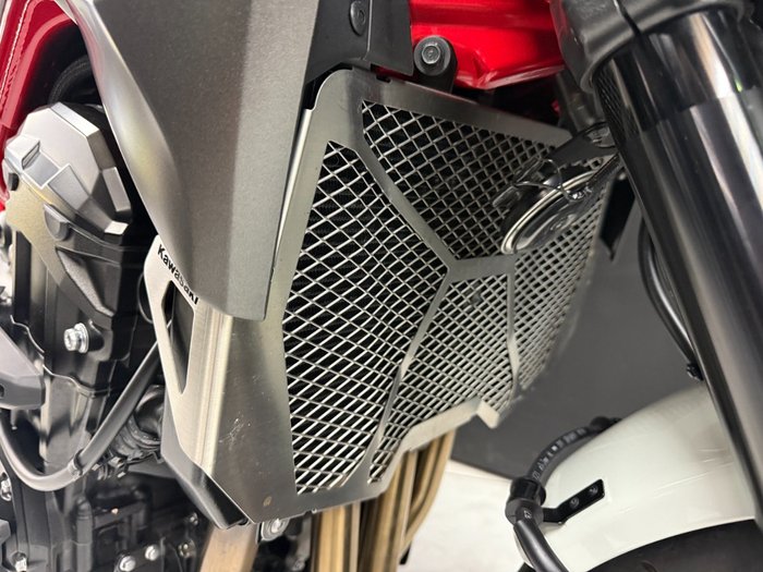 2022 Kawasaki Z900 SUPERNAKED (ZR900) White
