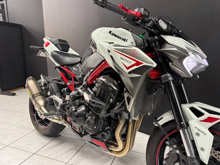 2022 Kawasaki Z900 SUPERNAKED (ZR900) White