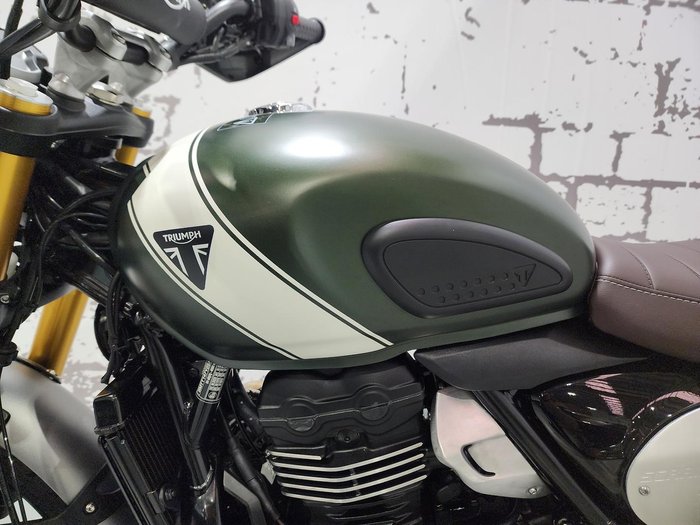 2025 Triumph Scrambler 400 X Scrambler Green