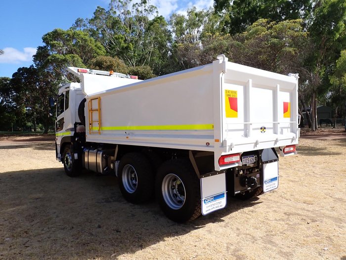 2025 UD Quon CW 25 360 WHITE