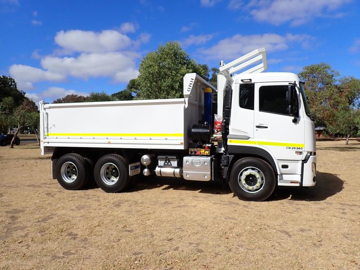 2025 UD Quon CW 25 360 WHITE