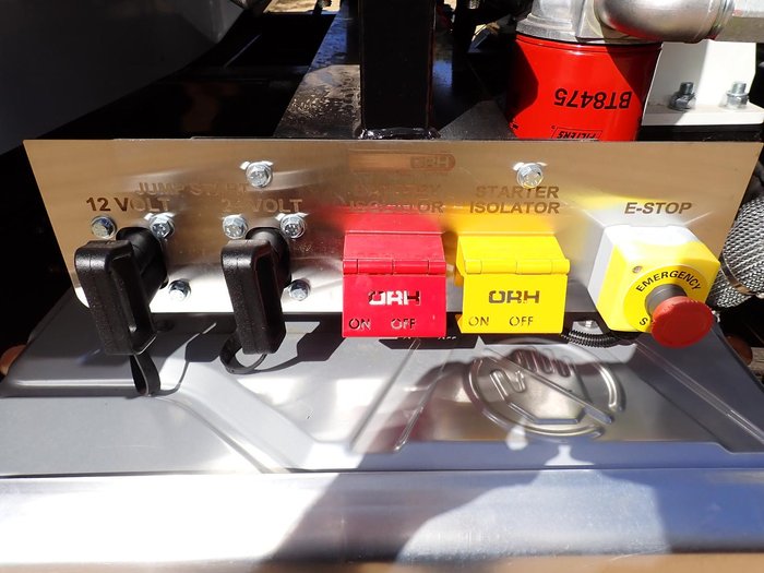 2025 UD Quon CW 25 360 WHITE