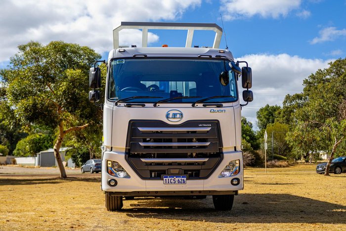 2025 UD Quon CW 25 360 WHITE