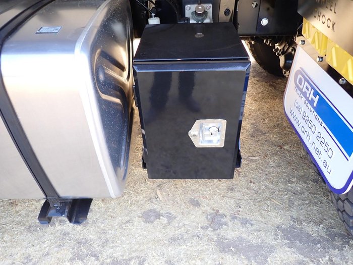 2025 UD Quon CW 25 360 WHITE