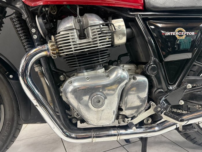 2021 Royal Enfield INTERCEPTOR 650 CLASSIC Red