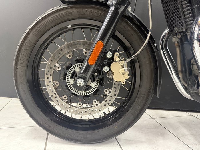 2021 Royal Enfield INTERCEPTOR 650 CLASSIC Red